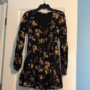 Like New Abercrombie & Fitch Black Long-Sleeve Floral Mini Dress